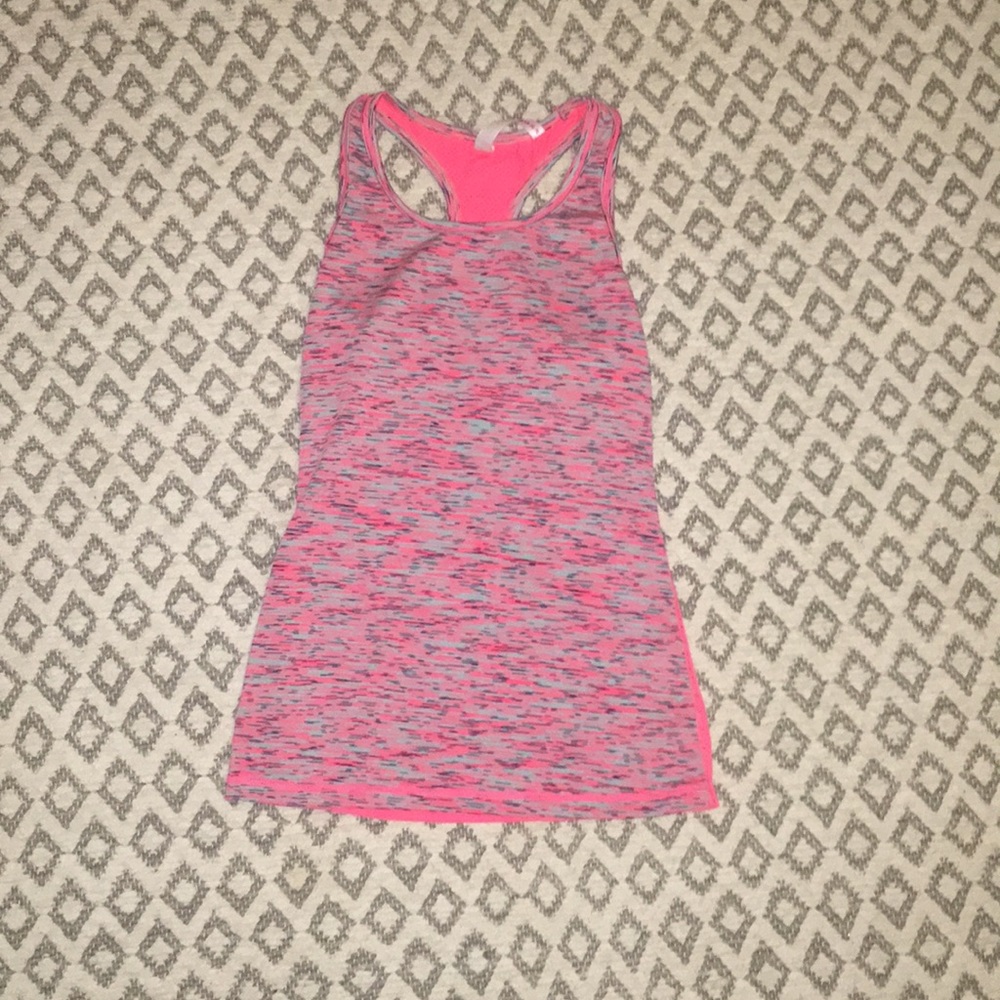 Cute workout top!